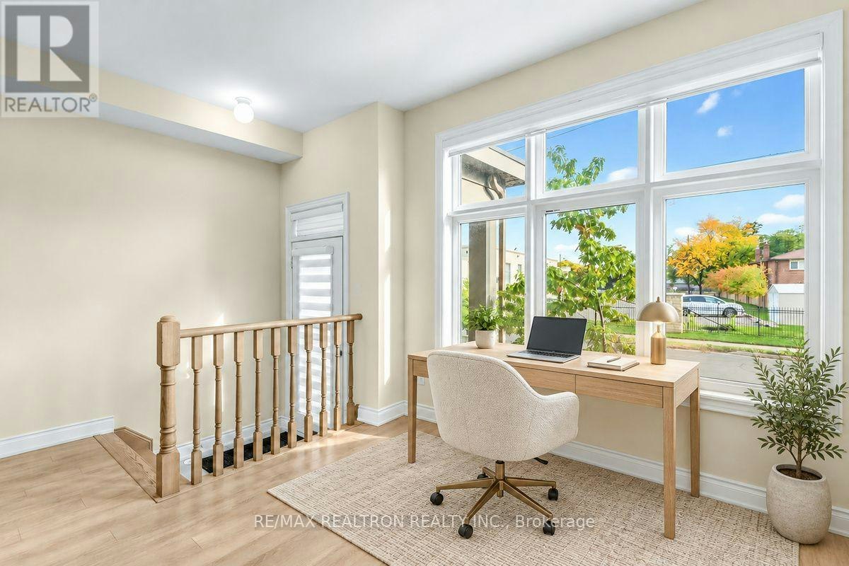 2-2A Muir Avenue, Toronto, ON, M9L 0A6 - 4