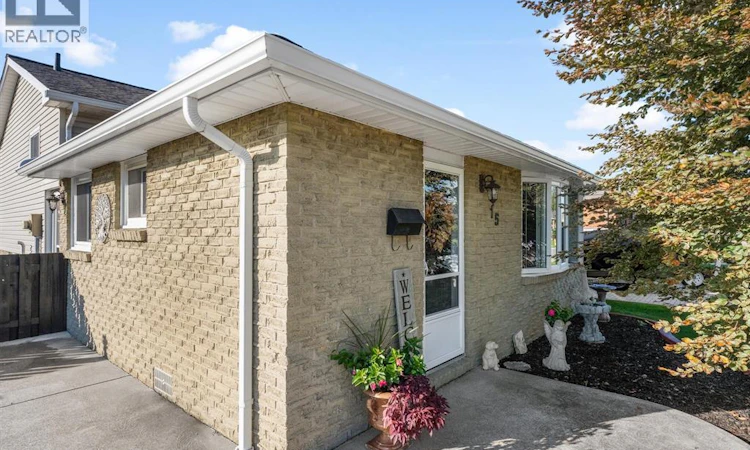 15 Ventnor Avenue