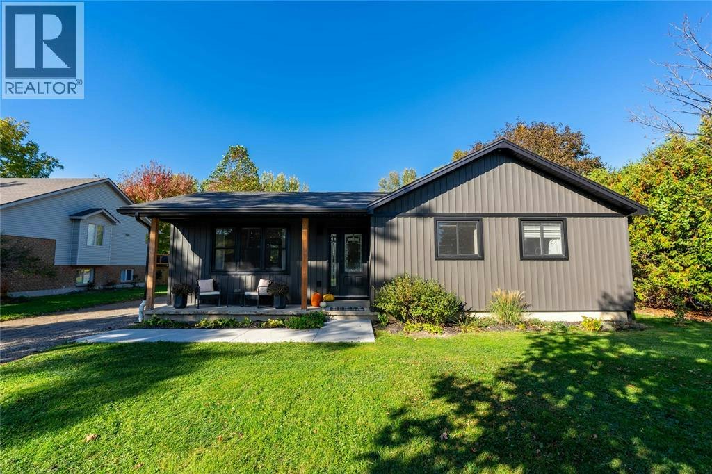 4072 Collingwood Street, Plympton-Wyoming, ON, N0N 1J6