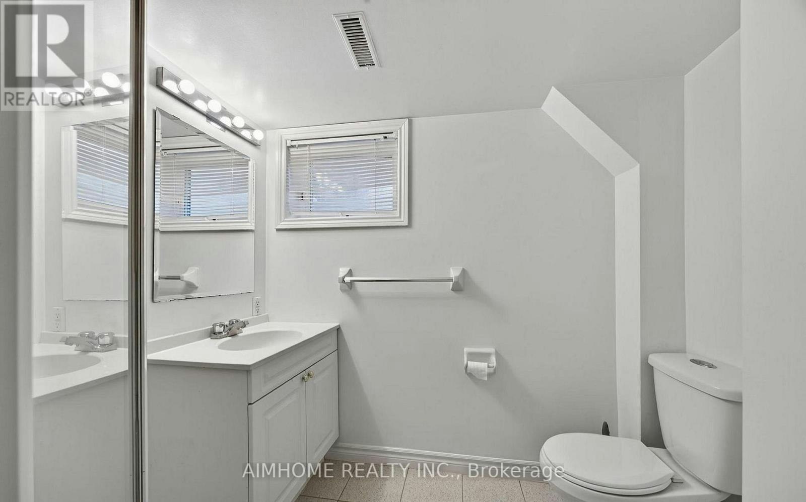 764 Botany Hill(lower Unit Crescent, Newmarket, ON, L3Y 3A8 - 3