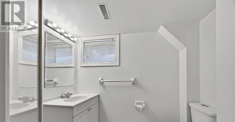 764 Botany Hill(lower Unit Crescent, Newmarket, ON, L3Y 3A8 - 3
