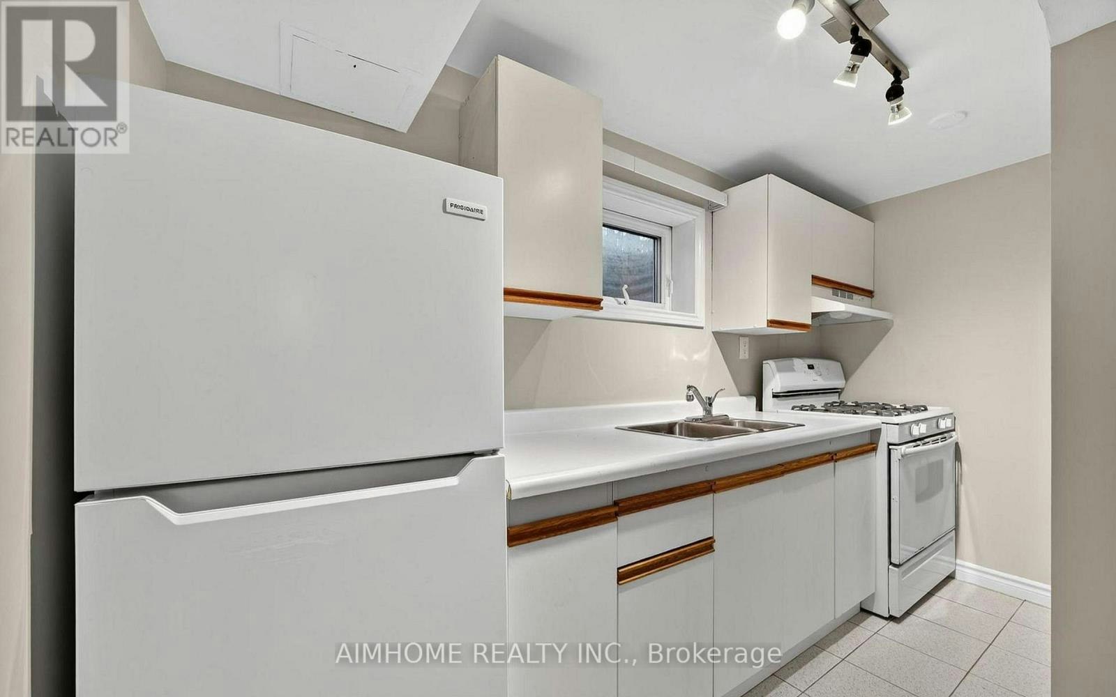 764 Botany Hill(lower Unit Crescent, Newmarket, ON, L3Y 3A8 - 4