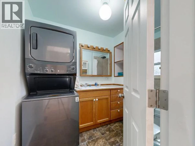 4584 Harvie Avenue, Powell River, BC, V8A 2P1 - 13