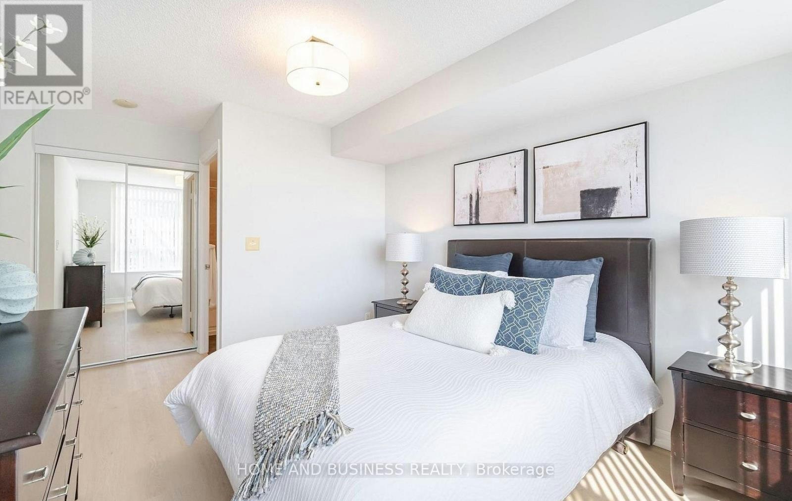 2310-310 Burnhamthorpe Road W, Mississauga, ON, L5B 4P9 - 11