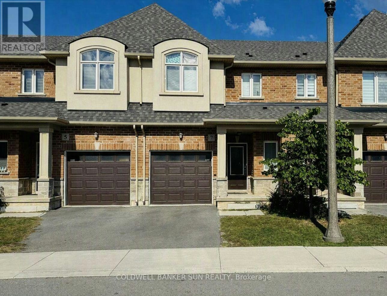 15-7 Arietta Lane, Hamilton, ON, L8E 0K7 - 2