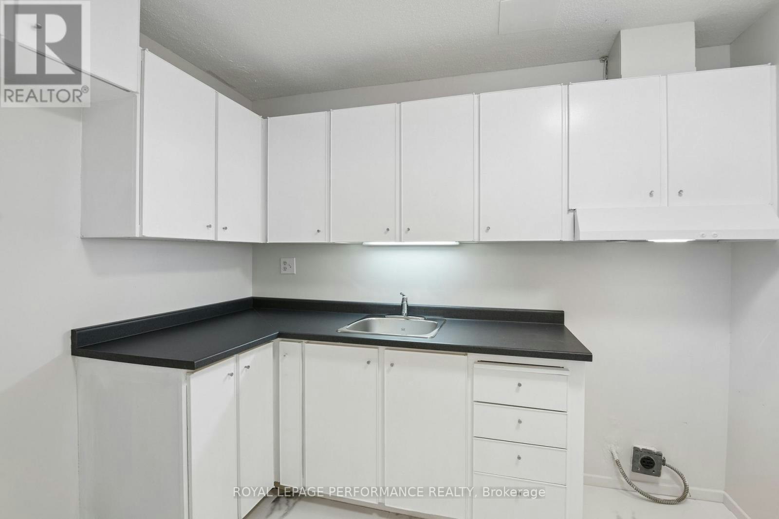 805-20 Chesterton Drive, Ottawa, ON, K2E 6Z7 - 14