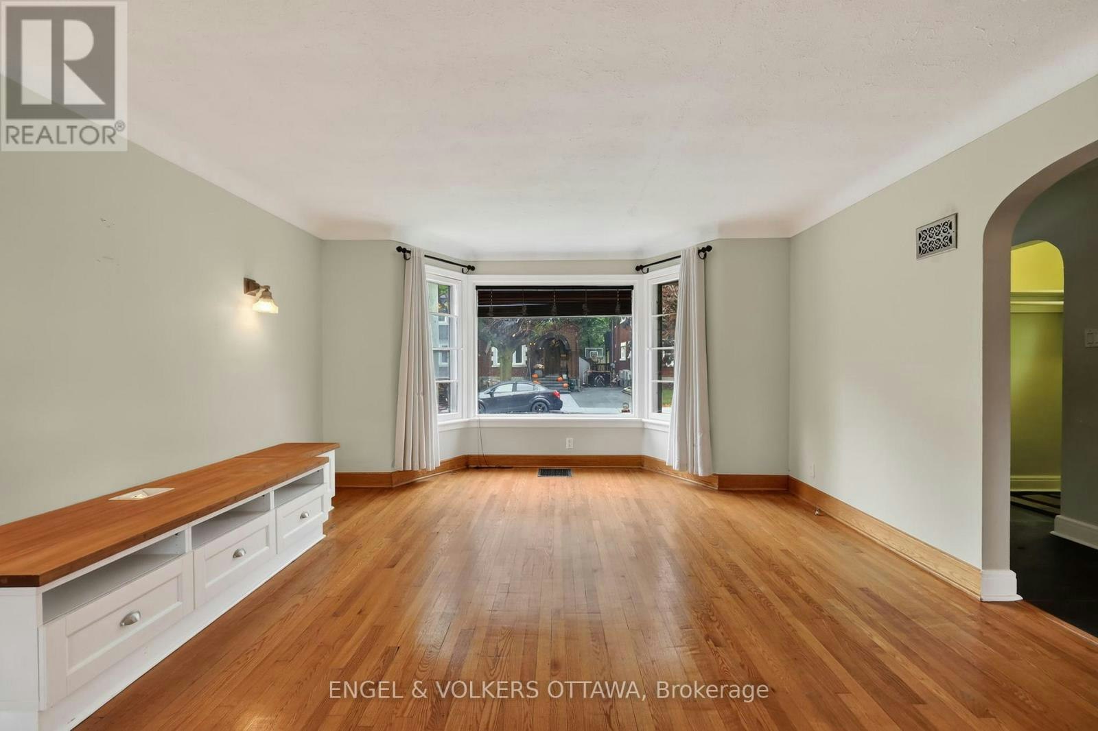 139 Renfrew Avenue, Ottawa, ON, K1S 1Z7 - 5