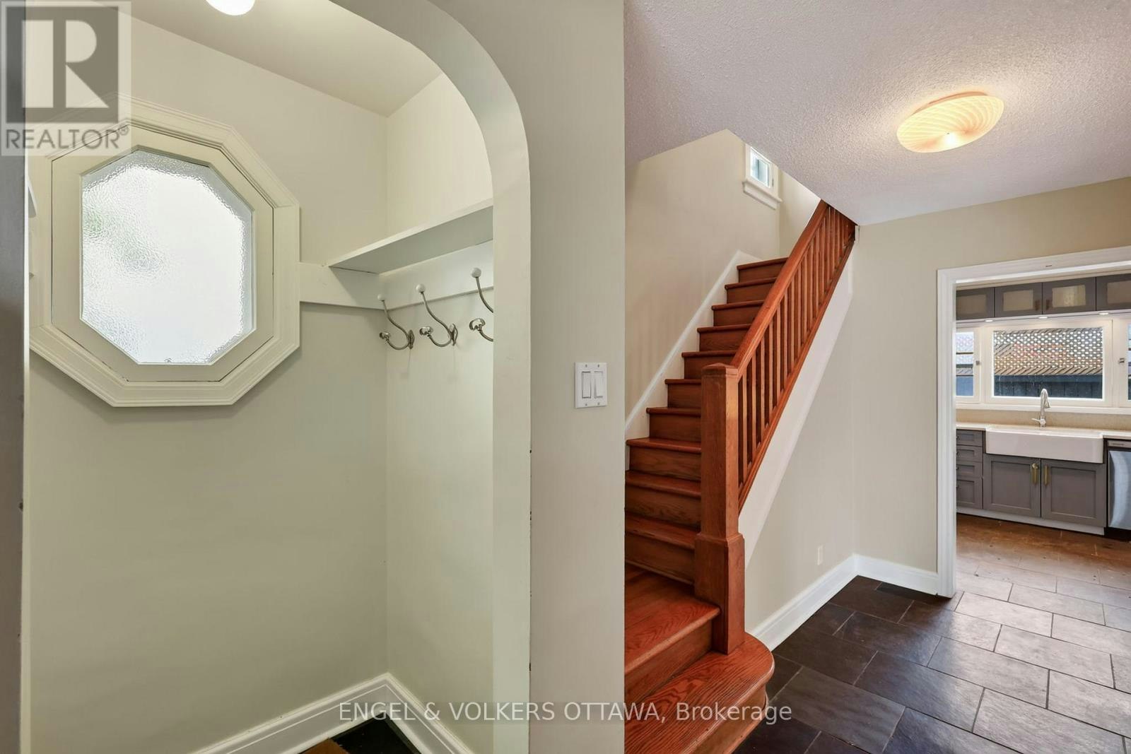 139 Renfrew Avenue, Ottawa, ON, K1S 1Z7 - 10