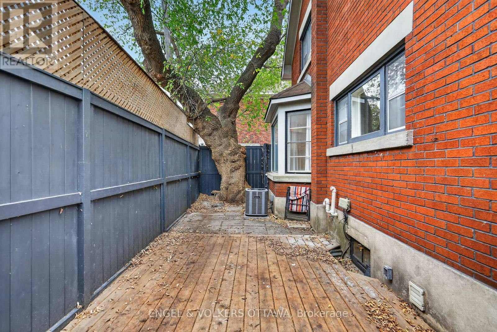 139 Renfrew Avenue, Ottawa, ON, K1S 1Z7 - 31