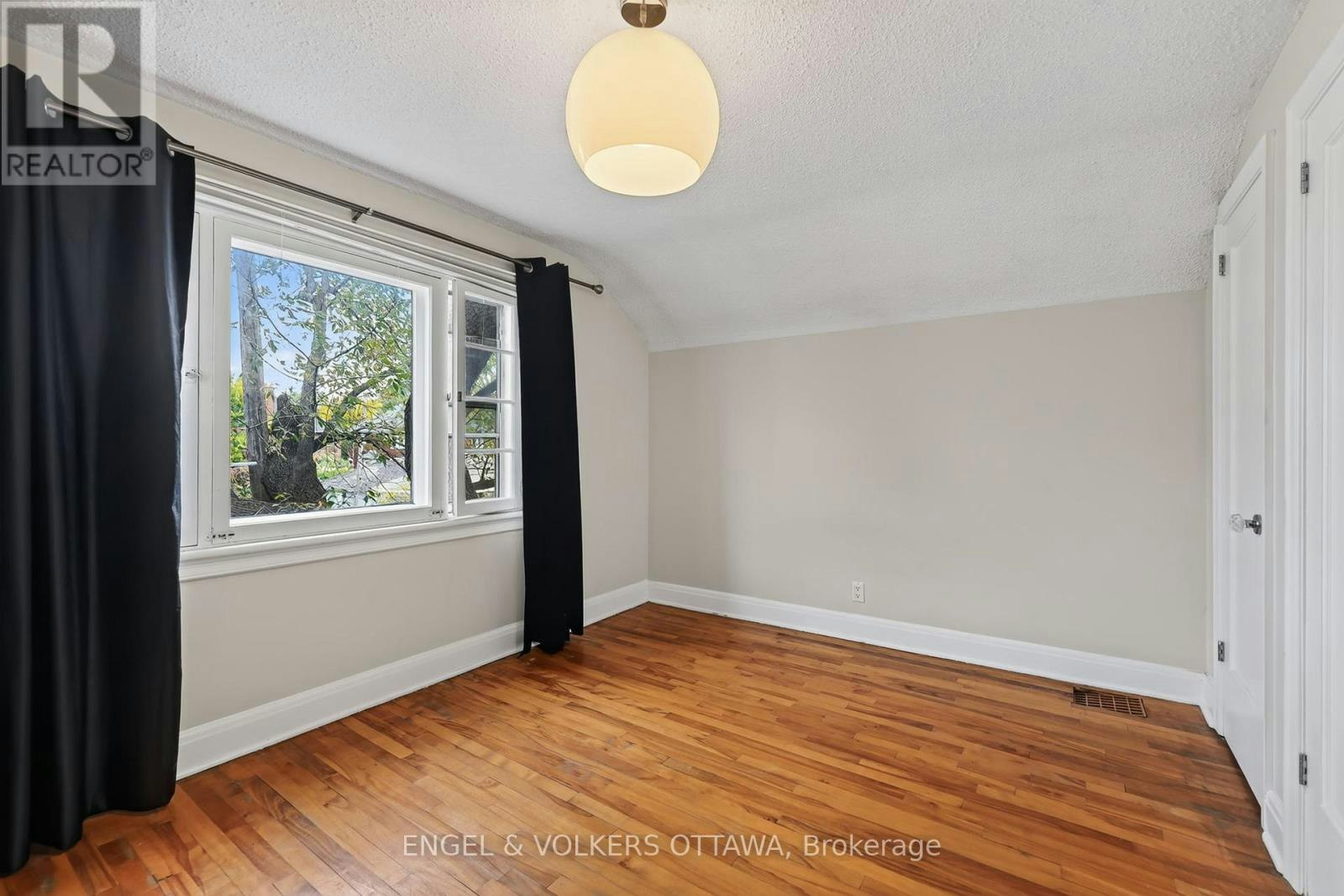 139 Renfrew Avenue, Ottawa, ON, K1S 1Z7 - 20