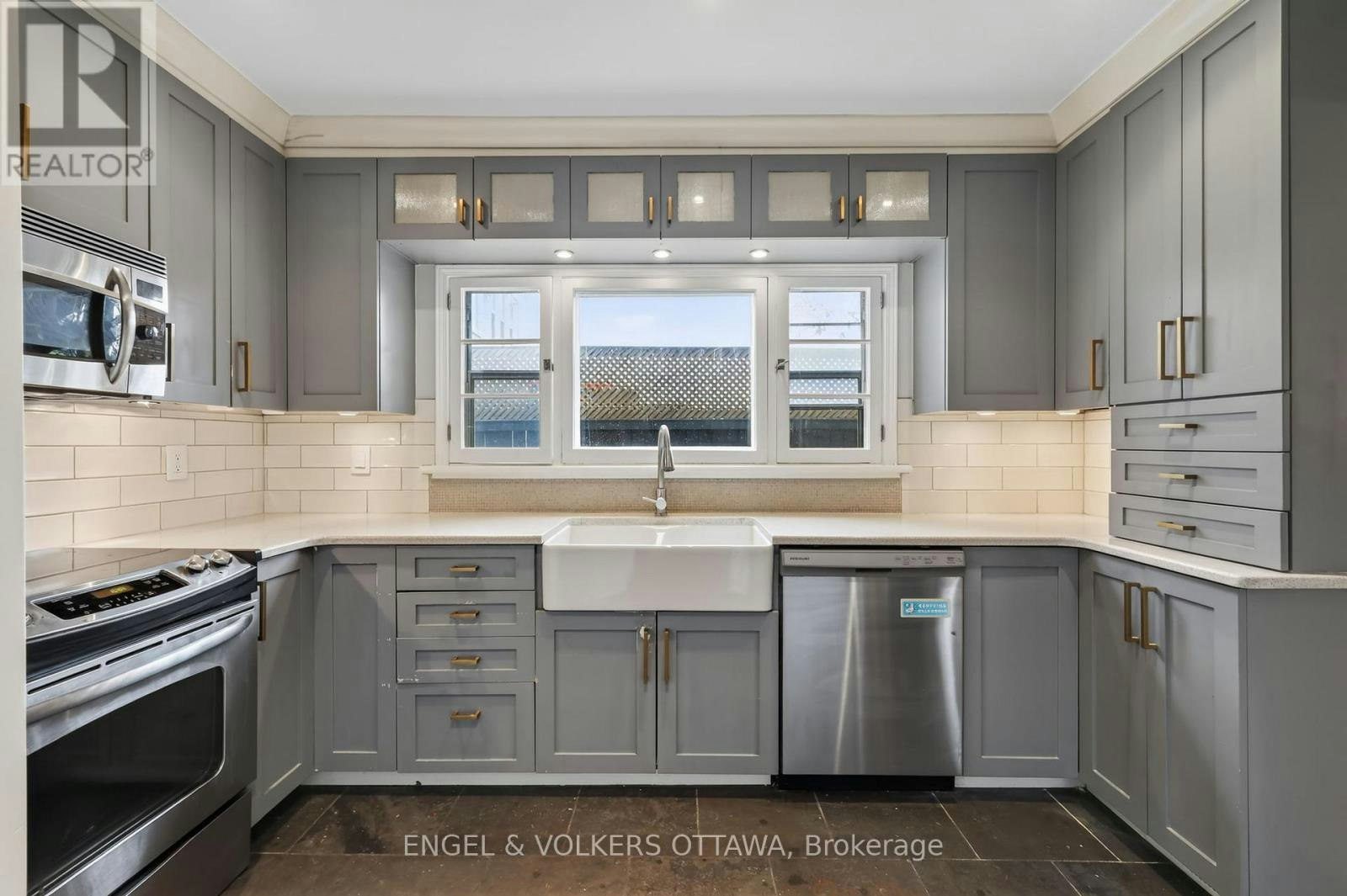 139 Renfrew Avenue, Ottawa, ON, K1S 1Z7 - 12