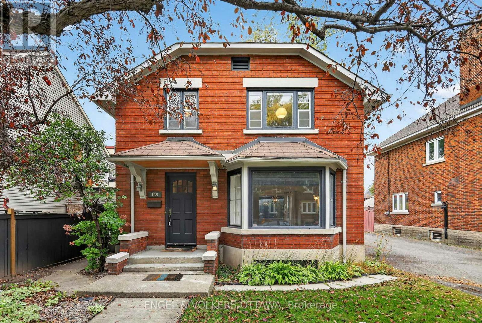 139 Renfrew Avenue, Ottawa, ON, K1S 1Z7 - 2