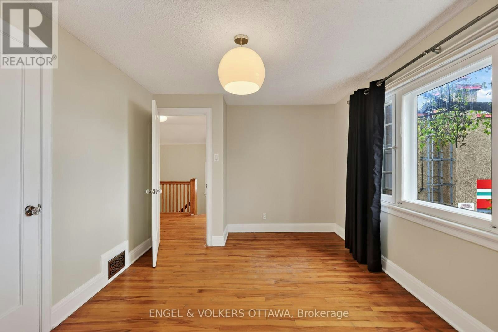 139 Renfrew Avenue, Ottawa, ON, K1S 1Z7 - 21