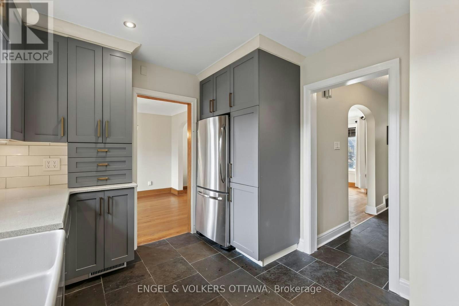139 Renfrew Avenue, Ottawa, ON, K1S 1Z7 - 14