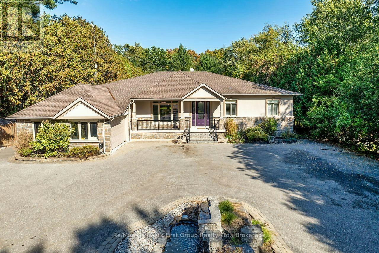 15 Shepherd Road, Whitby, ON, L1M 1G8