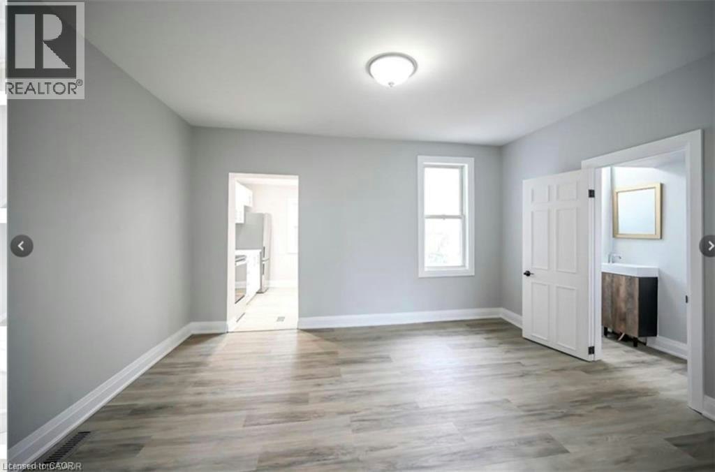 1024 Cannon Street E, Hamilton, ON, L8L 2H6 - 8