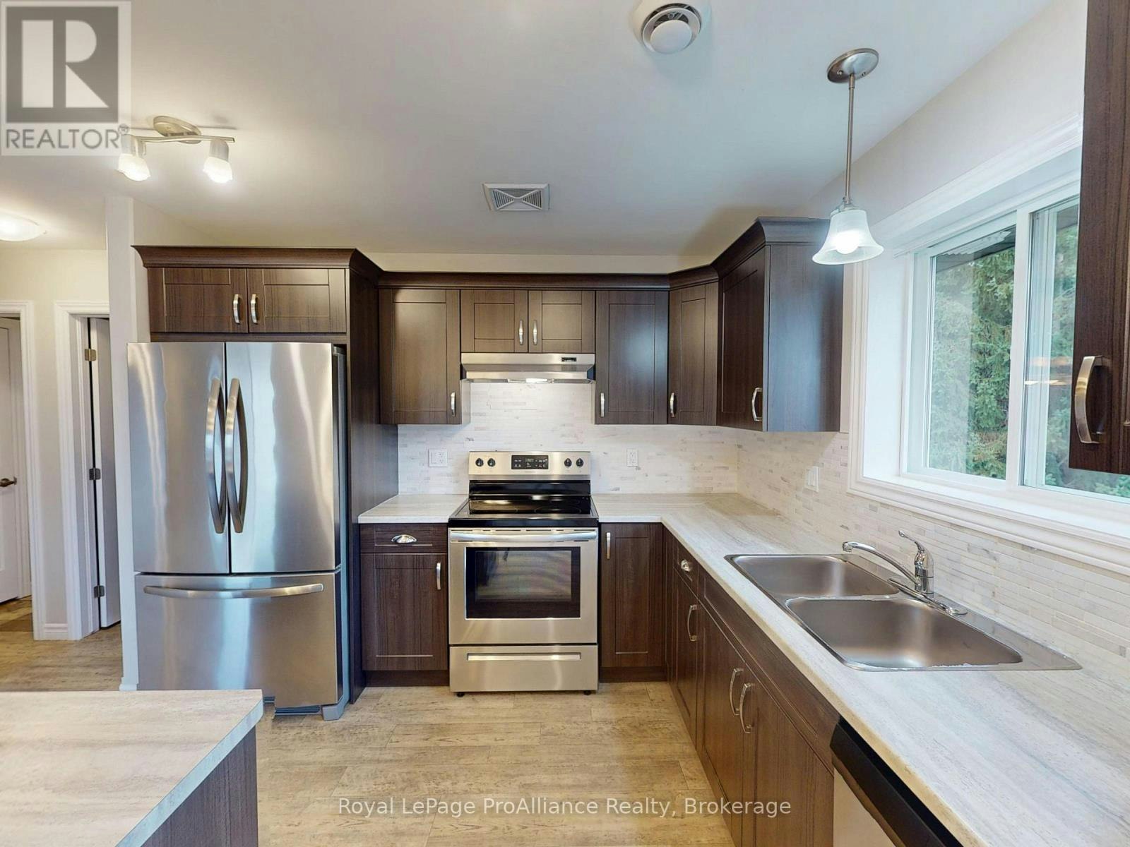 70 Ridgeway Place, Belleville, ON, K8P 0E6 - 12