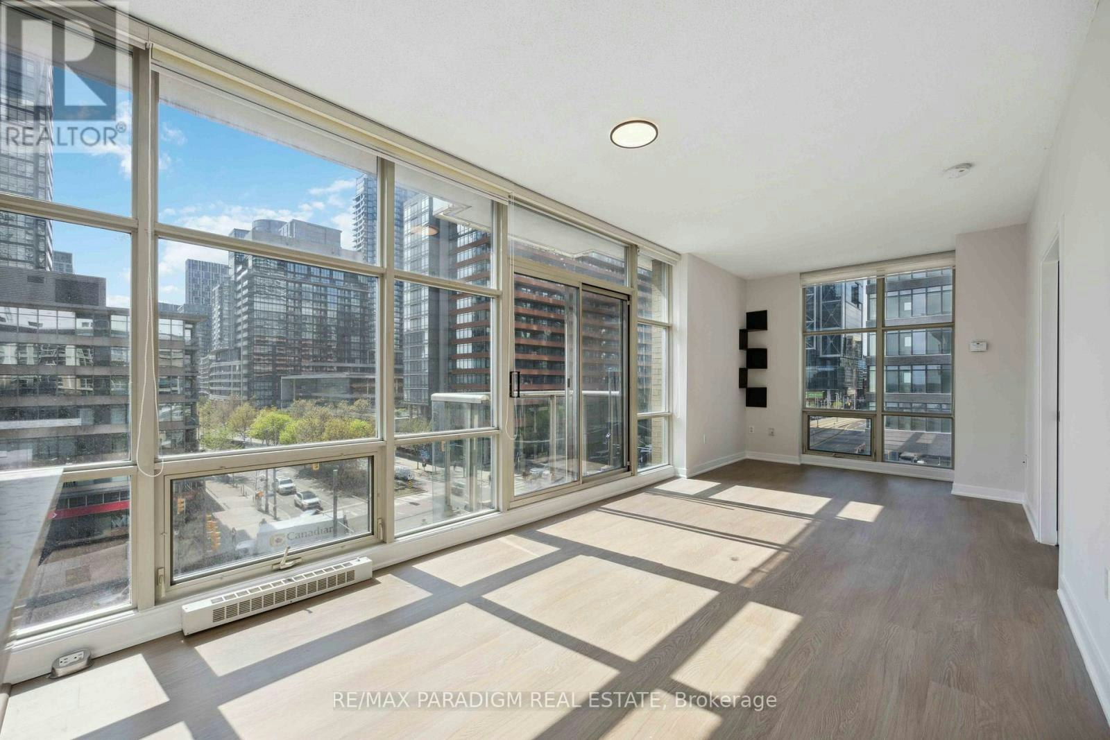 611-9 Spadina Avenue, Toronto, ON, M5V 3M5 - 13