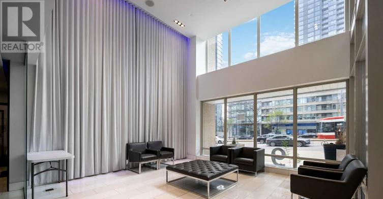 611-9 Spadina Avenue, Toronto, ON, M5V 3M5 - 2