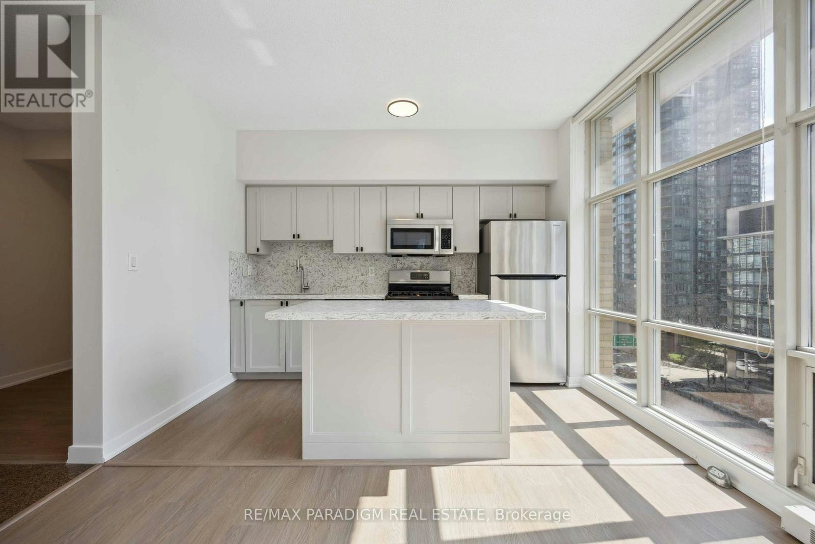 611-9 Spadina Avenue, Toronto, ON, M5V 3M5 - 8