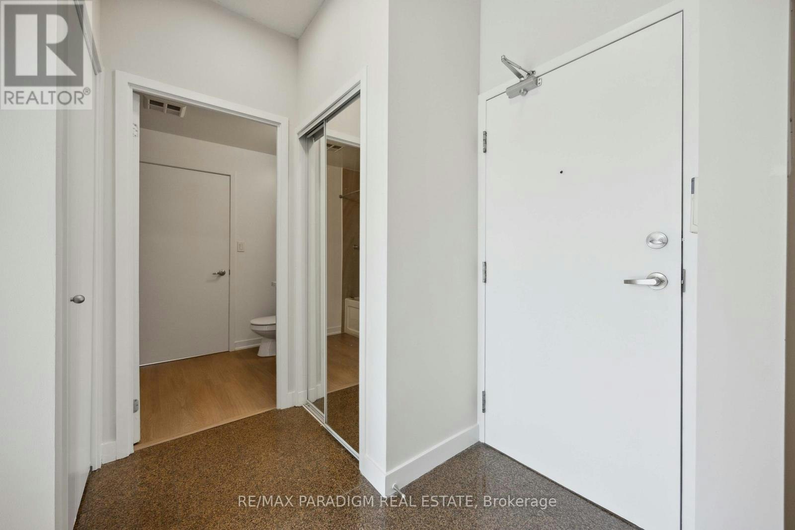 611-9 Spadina Avenue, Toronto, ON, M5V 3M5 - 5