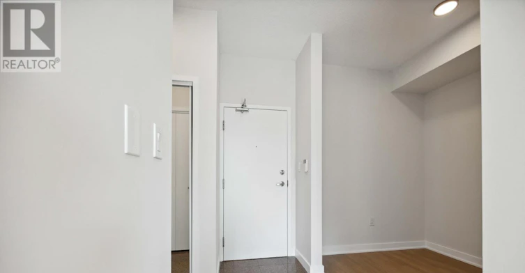 611-9 Spadina Avenue, Toronto, ON, M5V 3M5 - 4