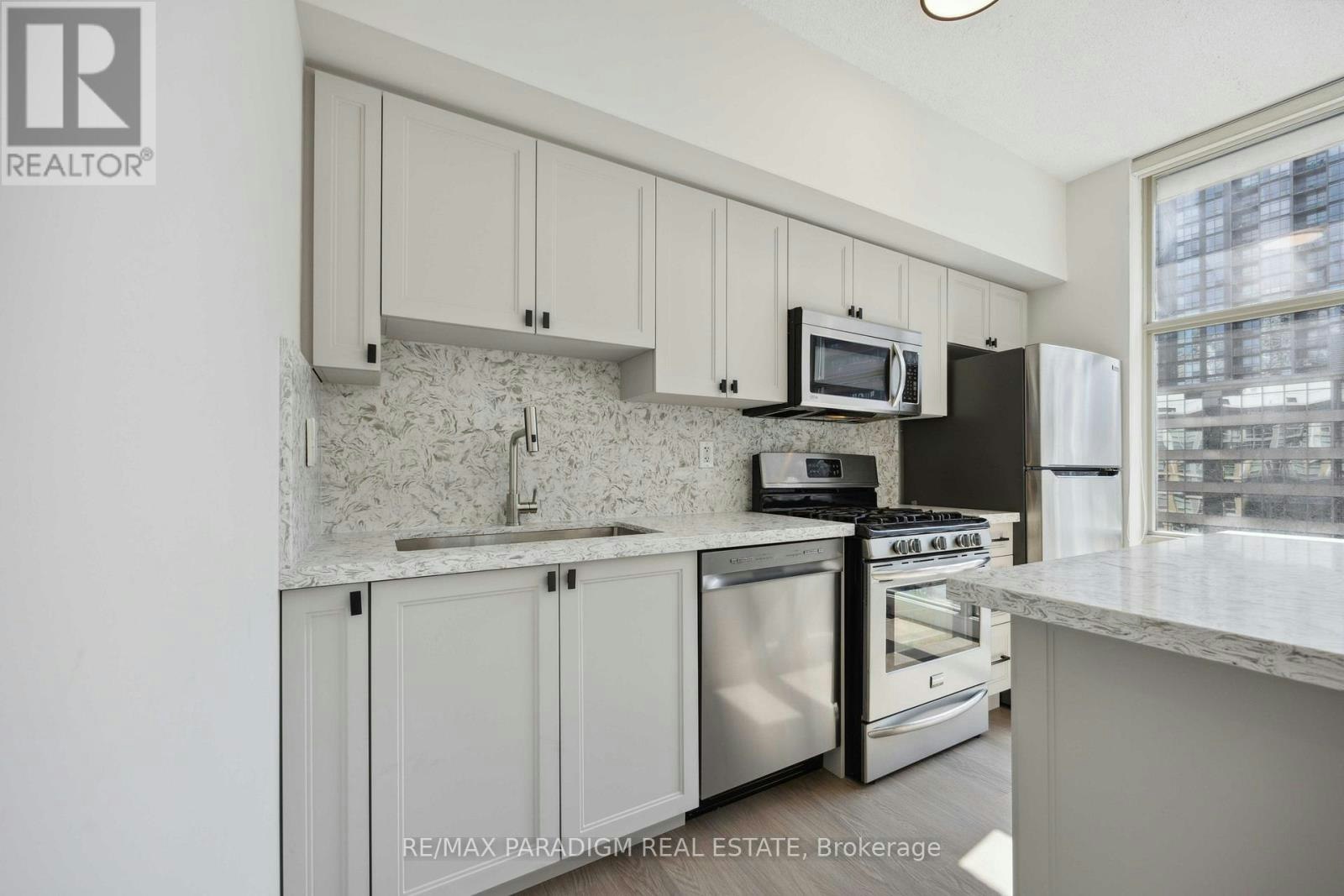 611-9 Spadina Avenue, Toronto, ON, M5V 3M5 - 11