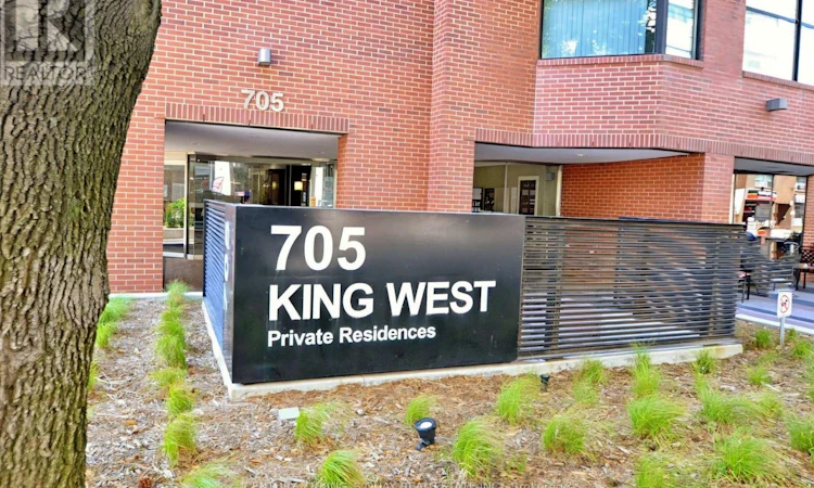 409-705 King Street W