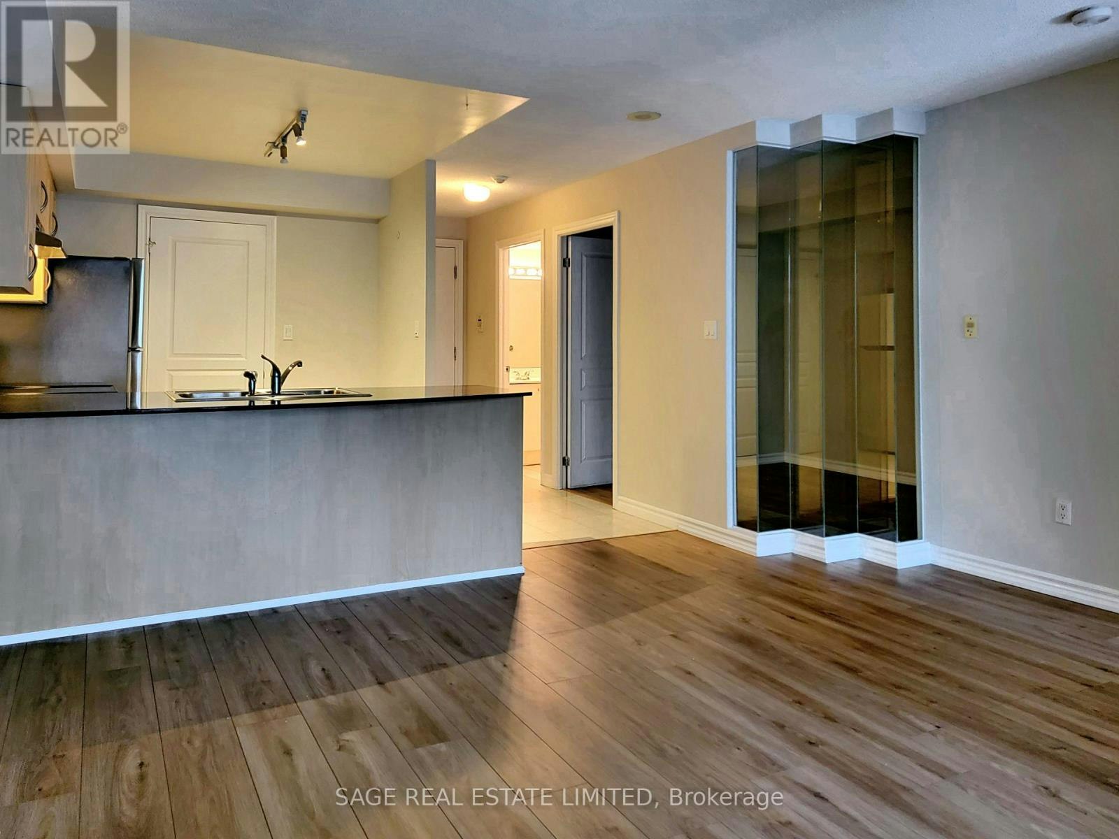 1505-801 Bay Street, Toronto, ON, M5S 1Y9 - 3