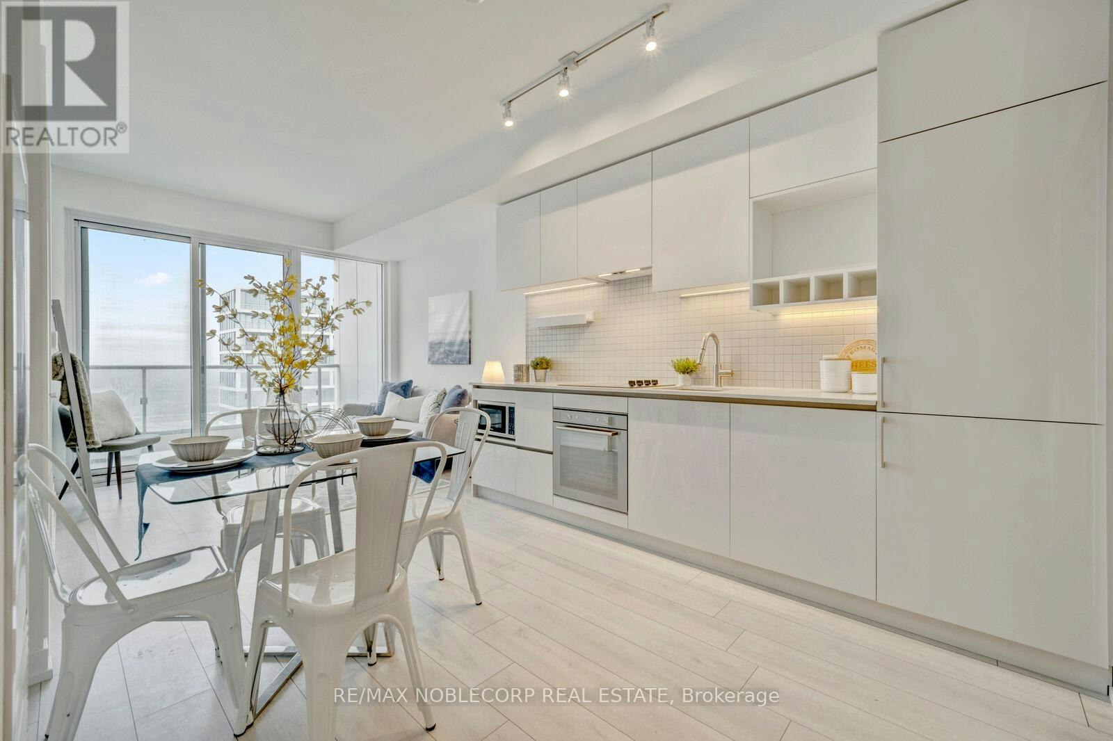 6105-898 Portage Parkway, Vaughan, ON, L4K 0J6 - 4