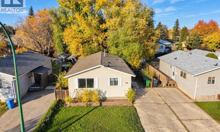 88 Bowerman Crescent