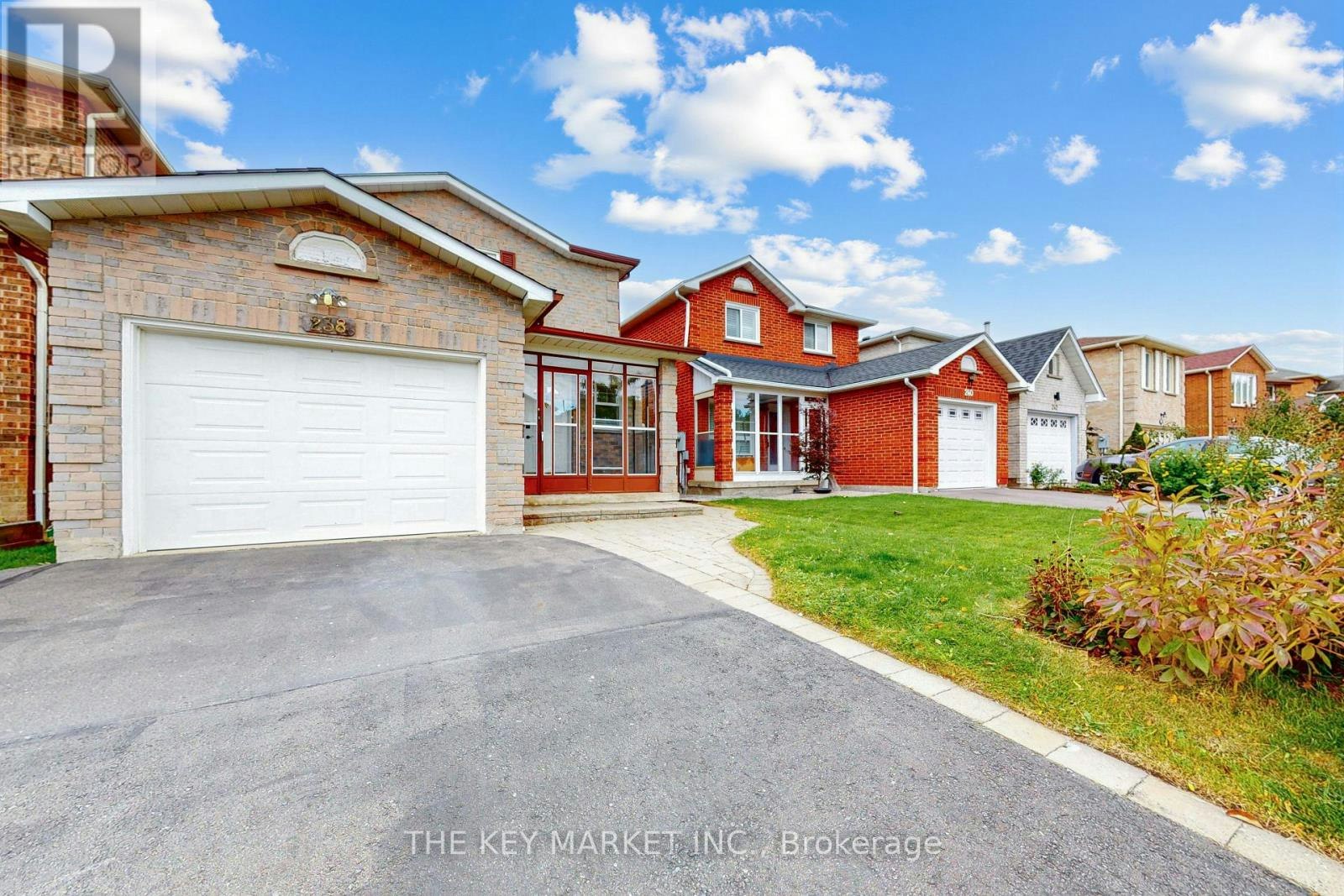 238 Lech Walesa Drive, Mississauga, ON, L5B 3H2