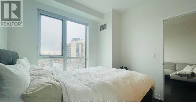 829-1830 Bloor Street W, Toronto, ON, M6P 0A2 - 12