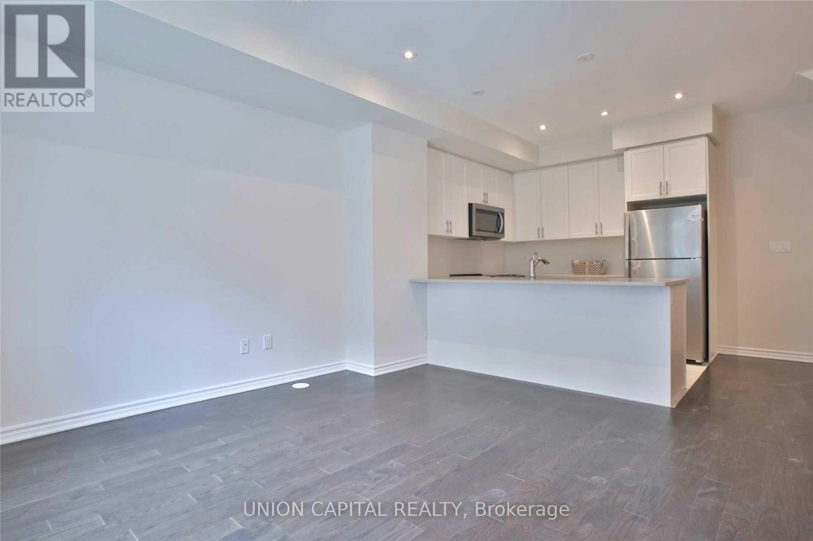 16-18 Applewood Lane, Toronto, ON, M9C 0C1 - 4