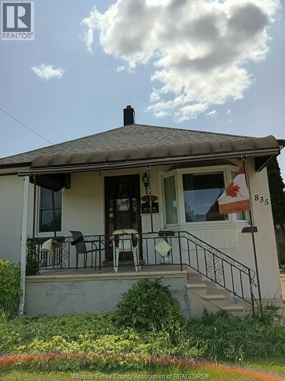 835 Stanley, Windsor, ON, N8X 3B4