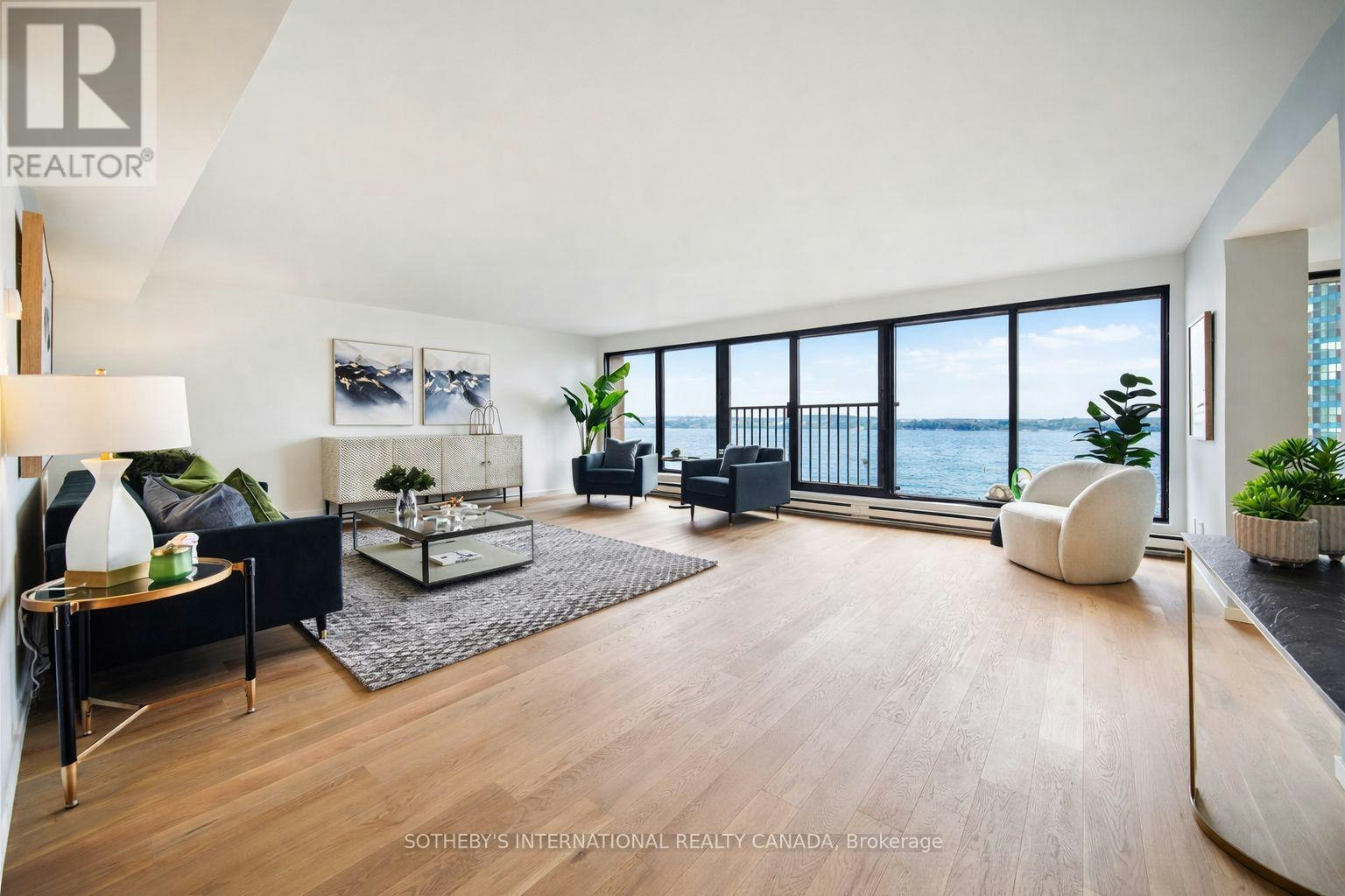 1110-65 Harbour Square, Toronto, ON, M5J 2L4