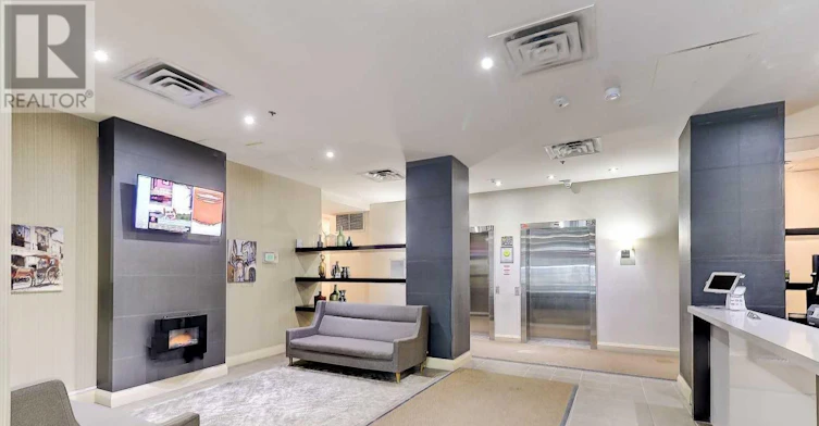 607-225 Wellesley Street, Toronto, ON, M4X 1X8 - 2