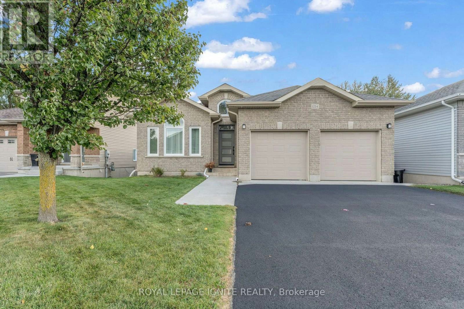 1234 Mazzolin Crescent, Kingston, ON, K7P 0G7