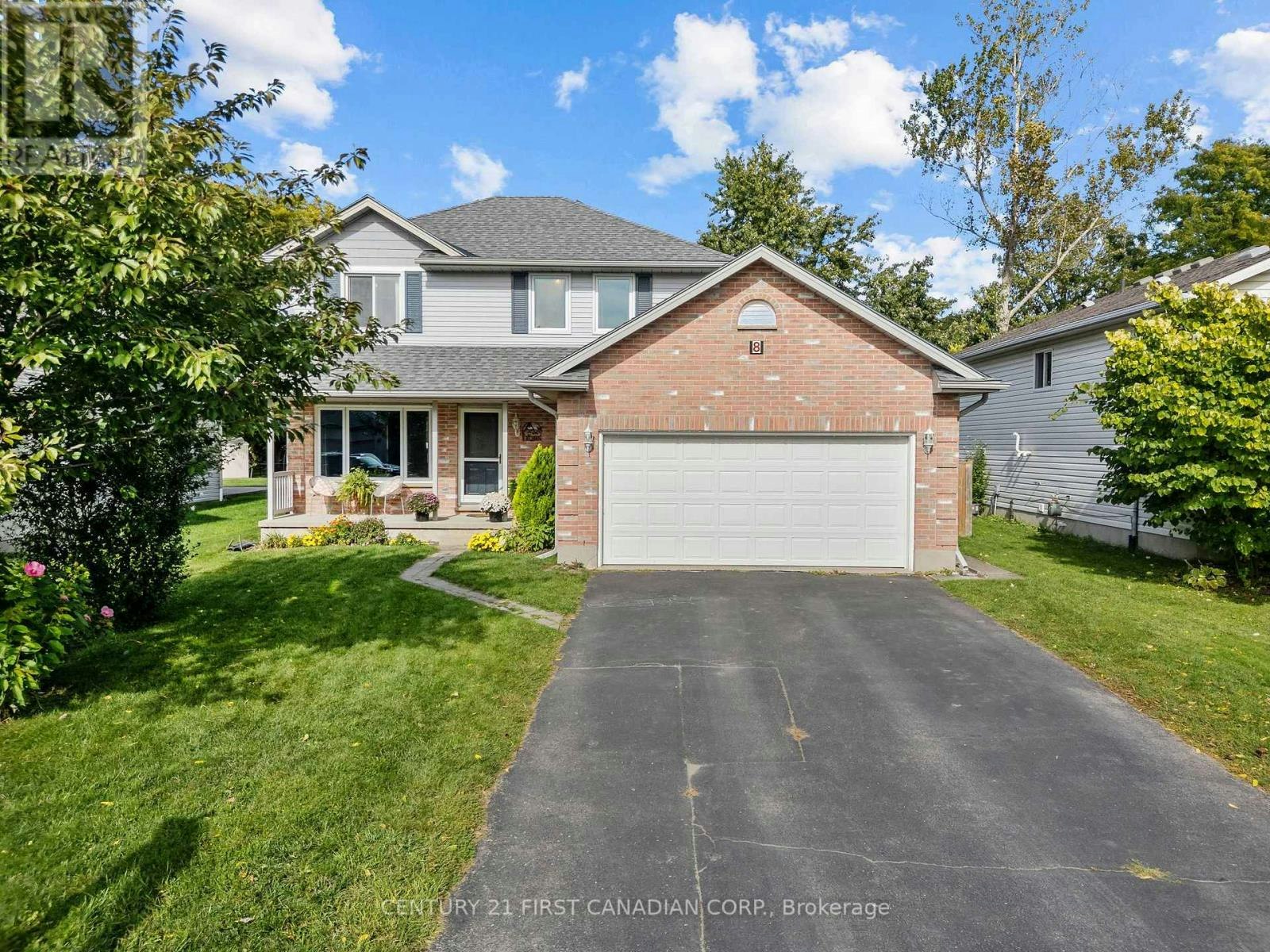 8 Robin Street, North Middlesex, ON, N0M 1A0