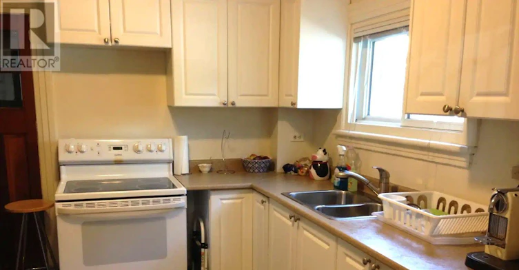 33 Cameron Avenue, Ottawa, ON, K1S 3X7 - 4