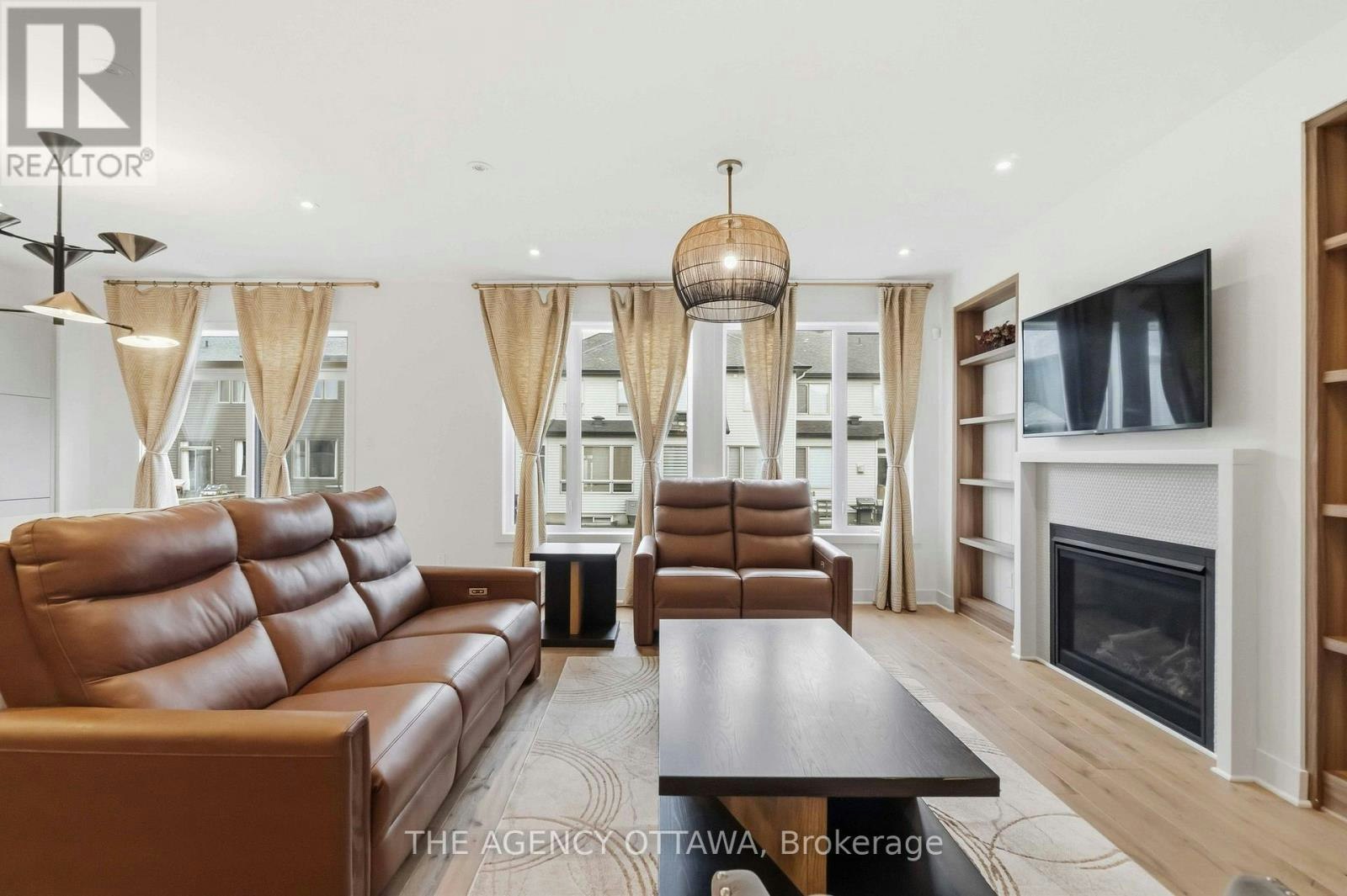 124 Dun Skipper Drive, Ottawa, ON, K1X 0G2 - 9