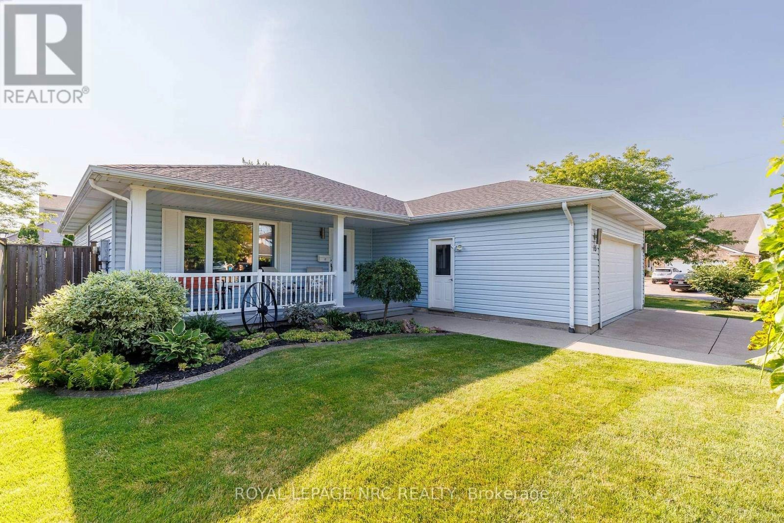 15 Foxhill Crescent, St. Catharines, ON, L2S 3T9