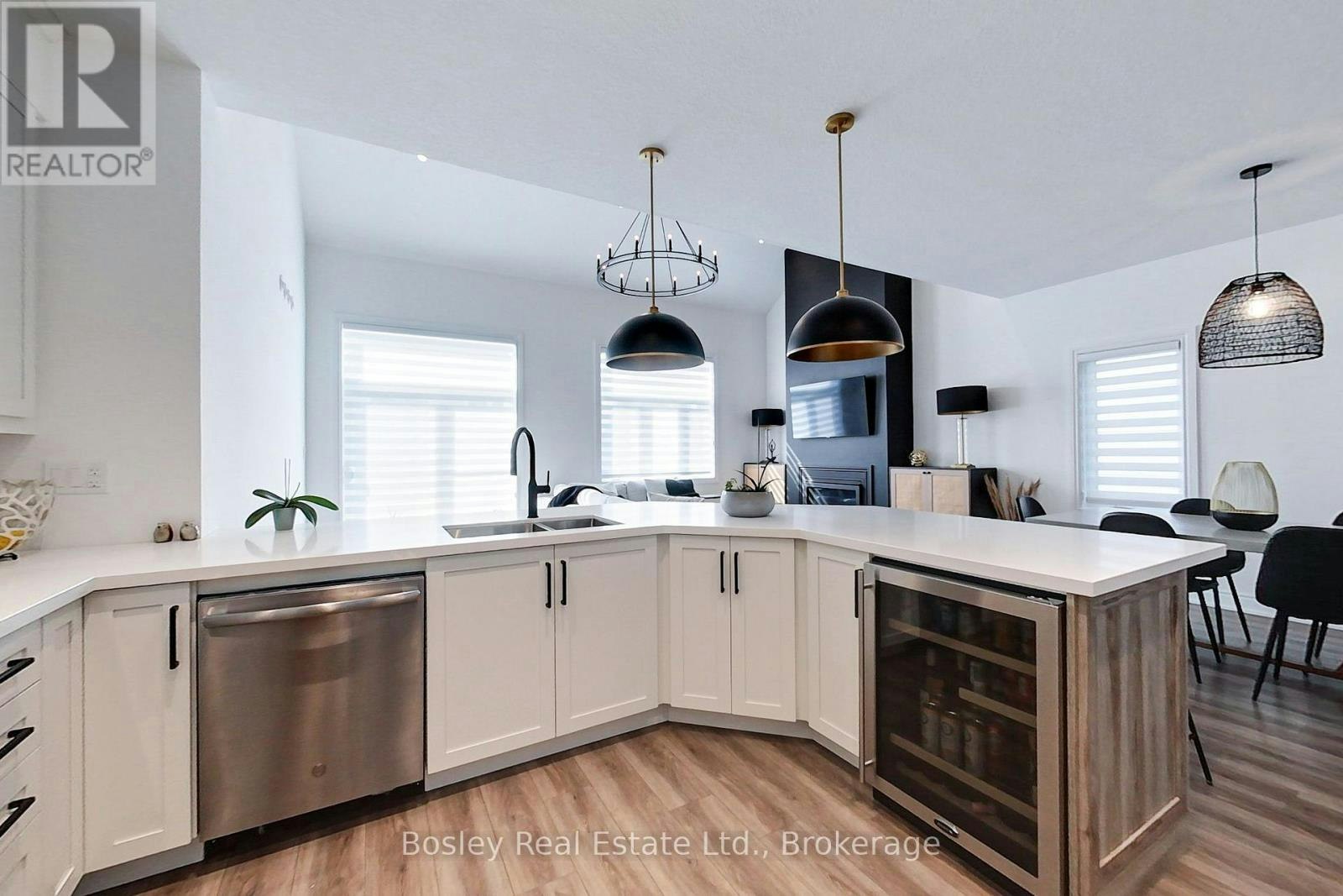 162 Anchors Way, Blue Mountains, ON, N0H 2P0 - 14