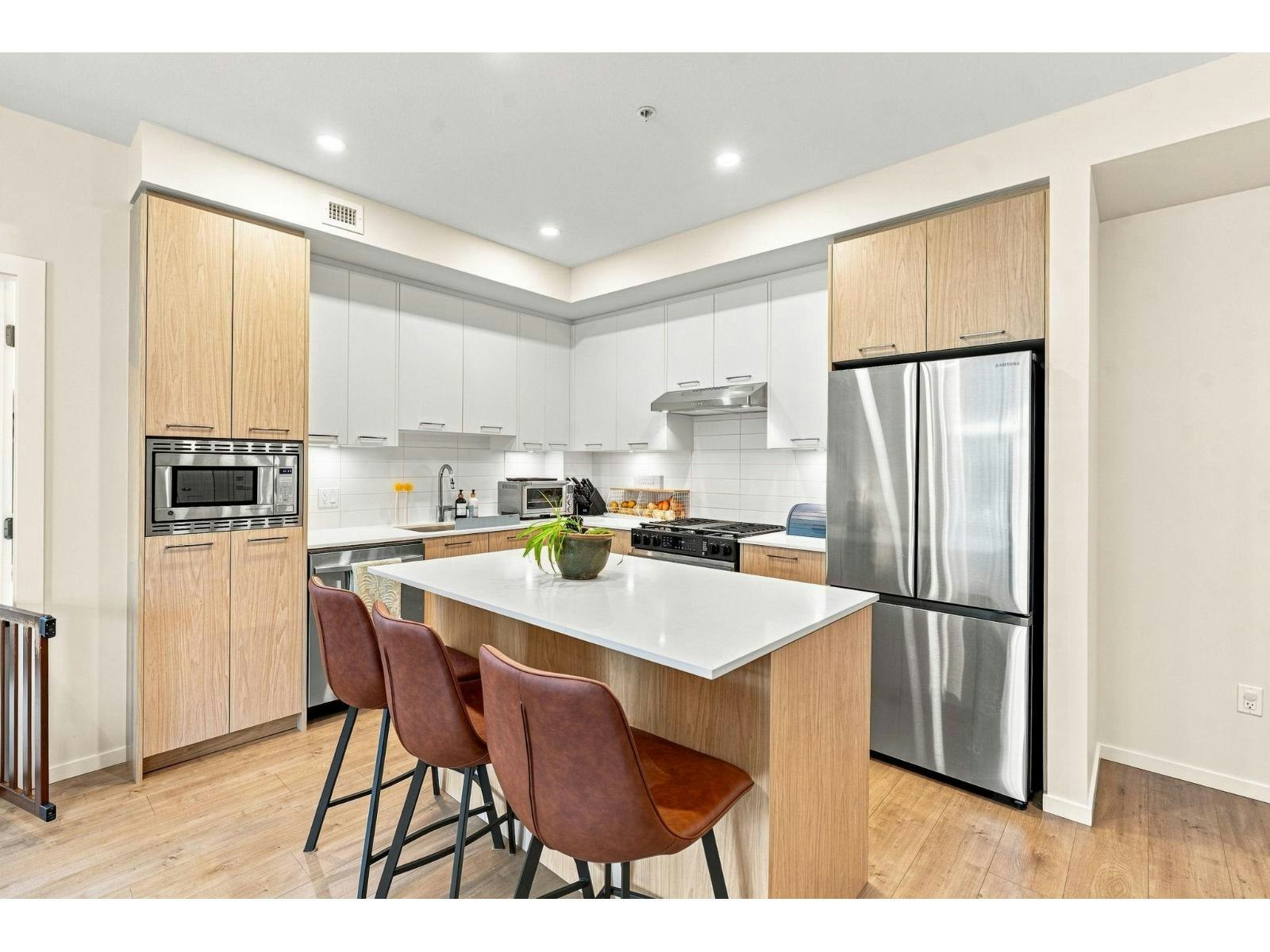 210-3319 148 Street - 3