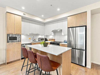 210-3319 148 Street - 3