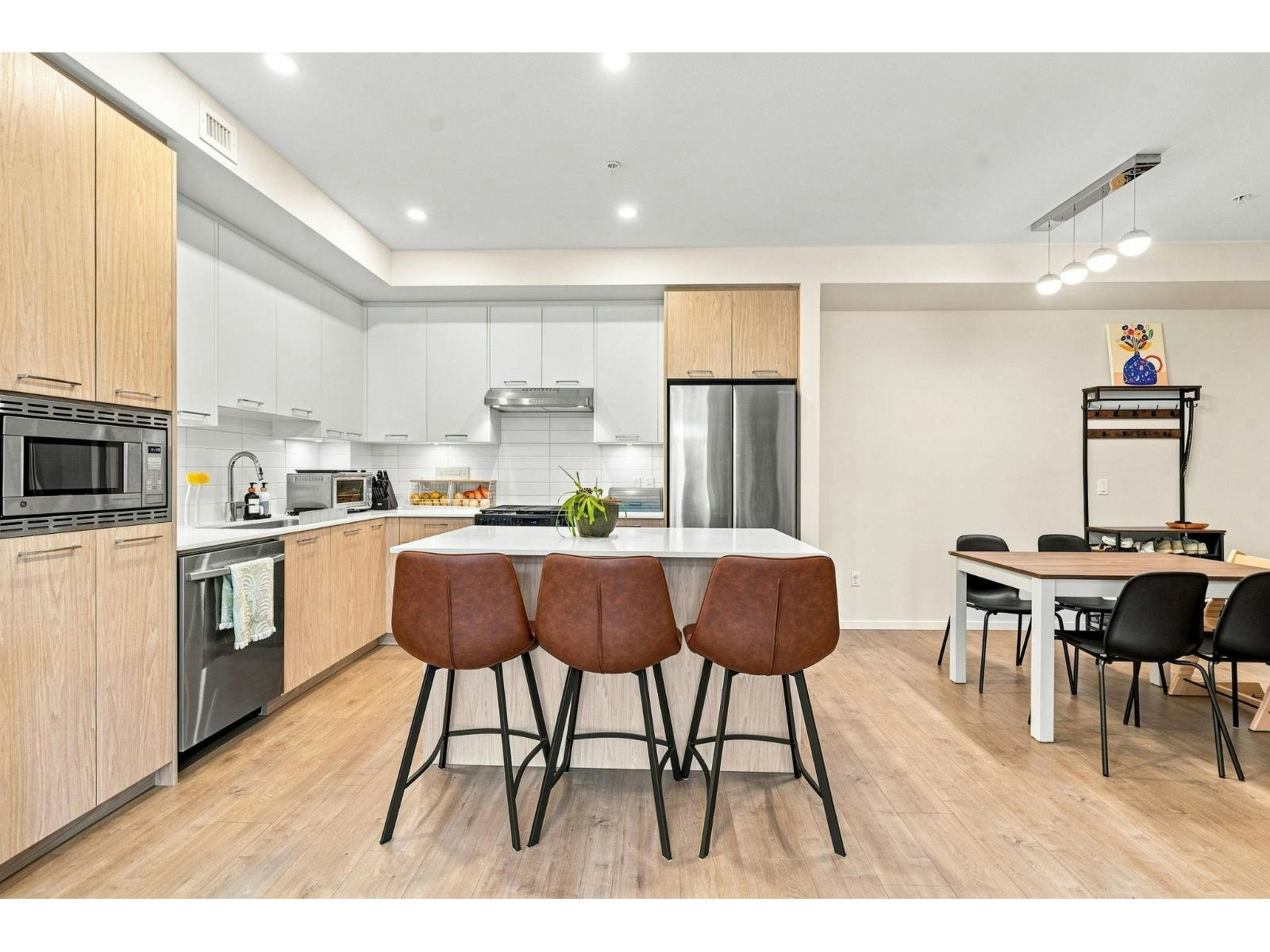 210-3319 148 Street - 4