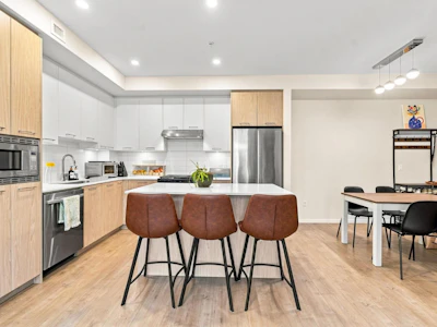 210-3319 148 Street - 4