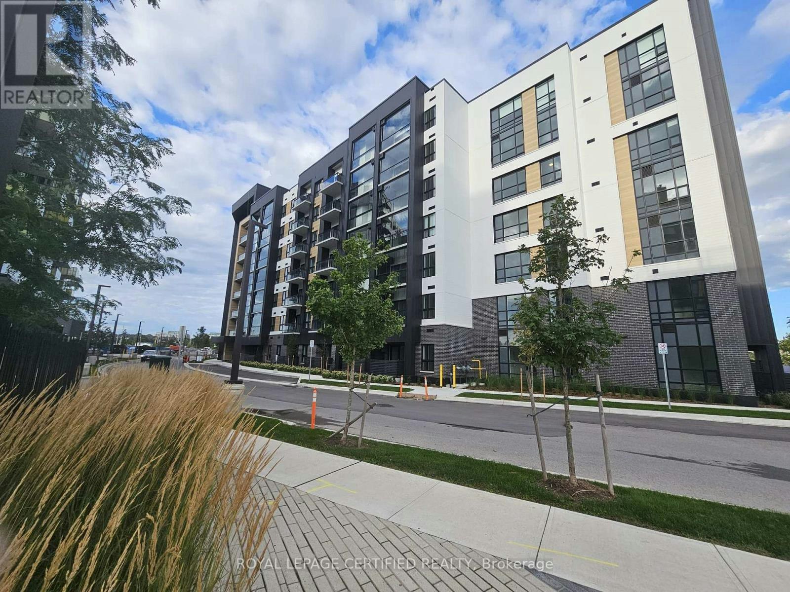 112-3008 William Cutmore Boulevard, Oakville, ON, L6H 8A4