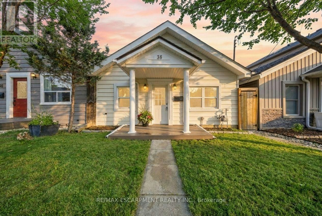 36 Queensdale Avenue W, Hamilton, ON, L9C 1B5