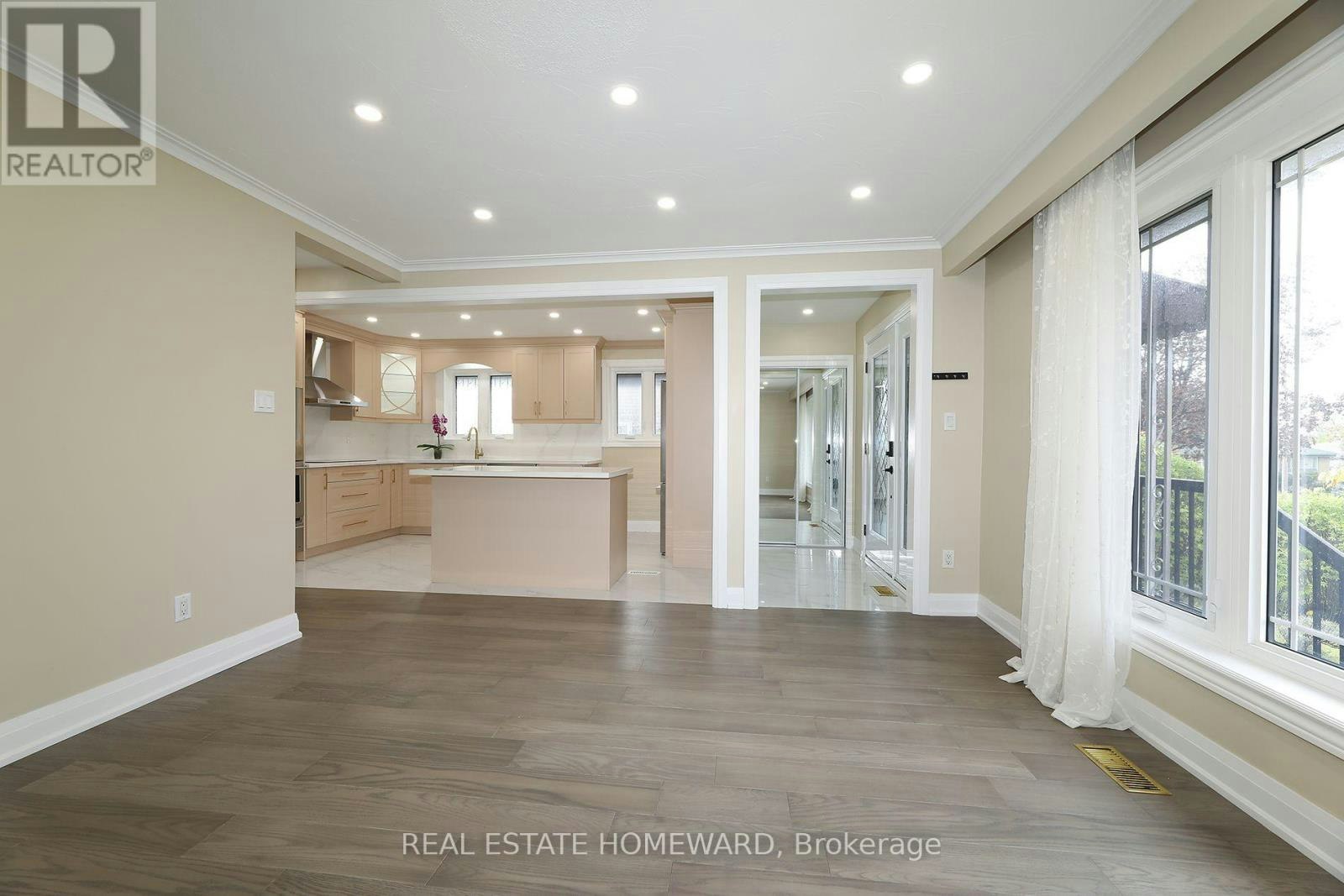 UPPER-36 Kim Court, Toronto, ON, M1K 3R6 - 9